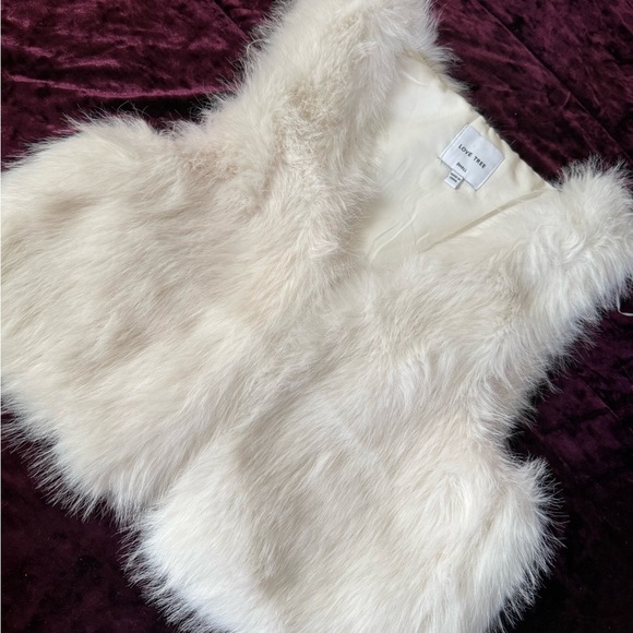 Love Tree Jackets & Blazers - Love Tree Ivory Faux Fur Vest